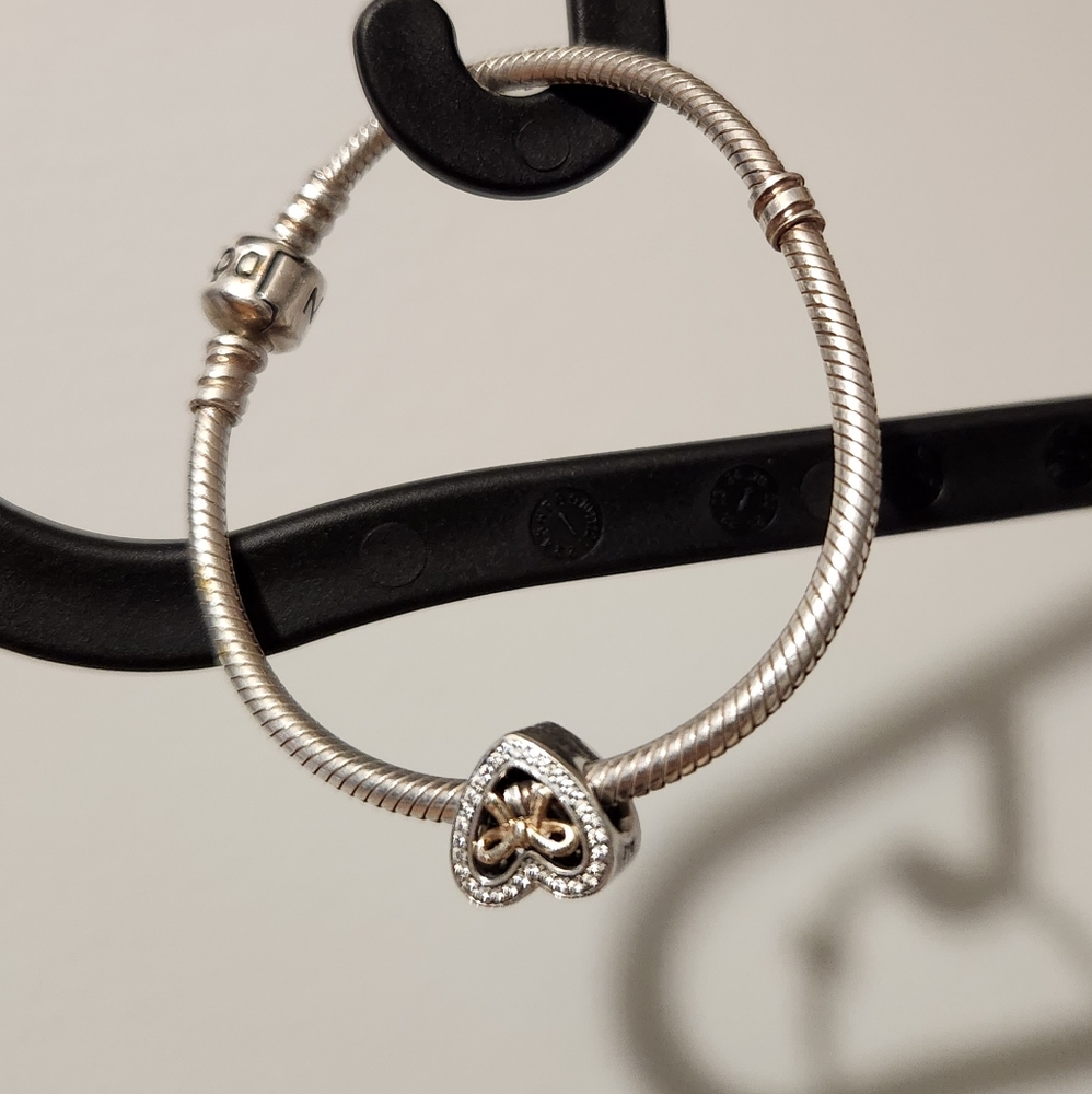 🤍Pandora Moments Snake Chain Bracelet with Bound by love charm 🩷